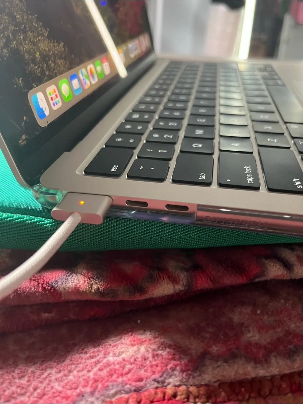 Apple 13 inch MacBook Pro Silver with Black Keyboard